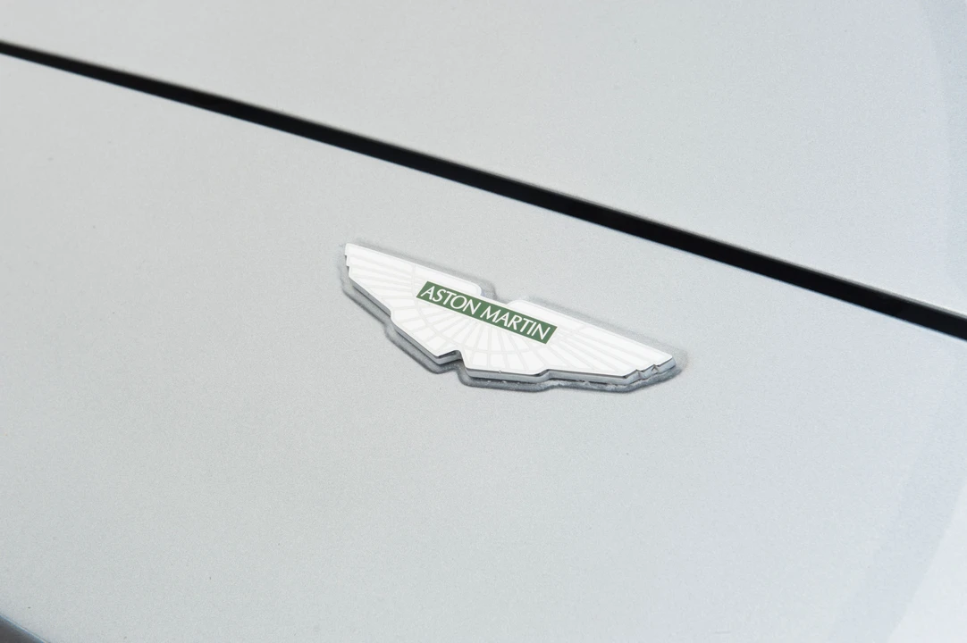 2004 Aston Martin Vanquish 1st Gen - Image 16 of 21