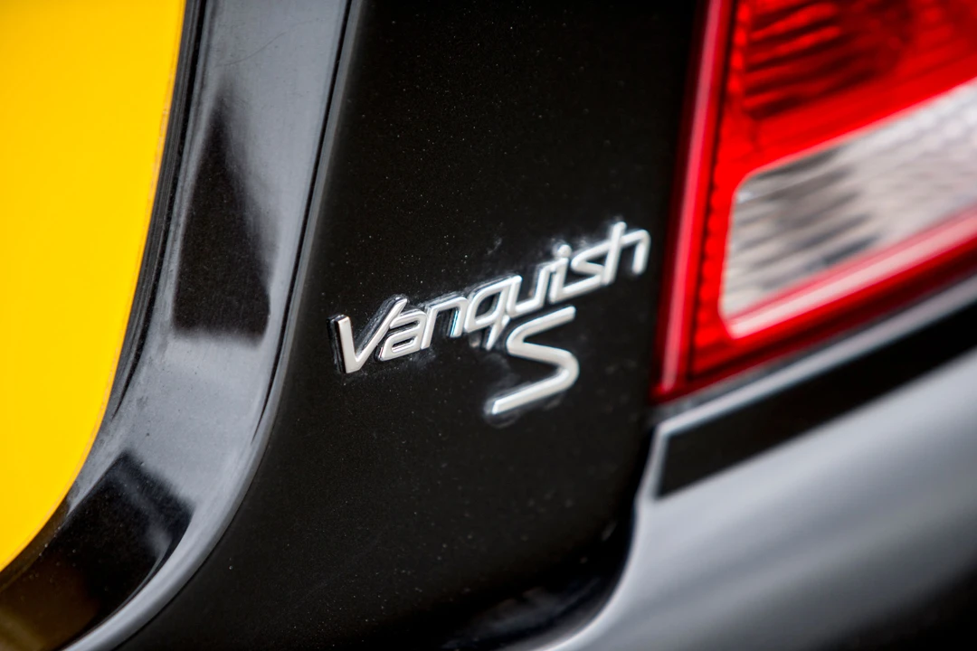 2004 Aston Martin Vanquish 1st Gen - Image 12 of 13