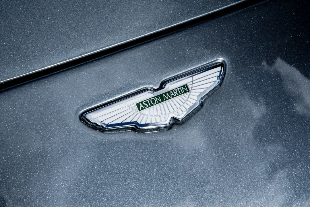 2004 Aston Martin Vanquish 1st Gen - Image 12 of 28