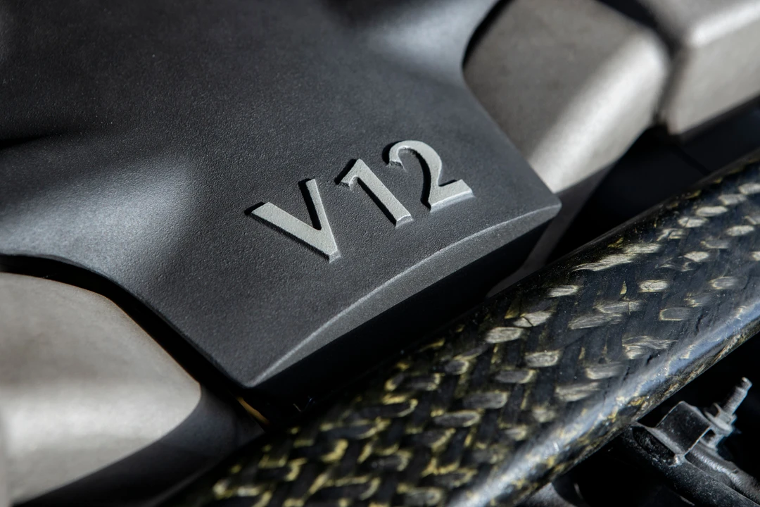 2004 Aston Martin Vanquish 1st Gen - Image 16 of 28