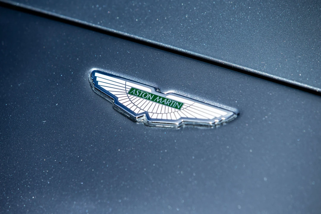 2004 Aston Martin Vanquish 1st Gen - Image 10 of 28