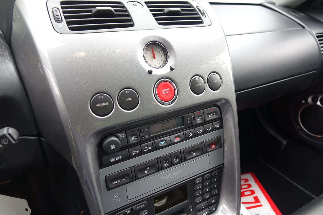 2004 Aston Martin Vanquish 1st Gen - Image 22 of 28