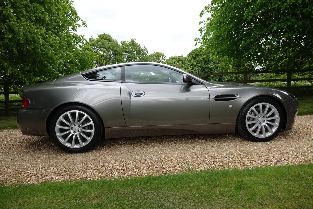 2004 Aston Martin Vanquish 1st Gen - Image 15 of 28