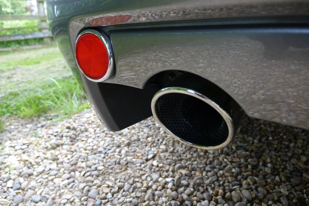 2004 Aston Martin Vanquish 1st Gen - Image 10 of 28