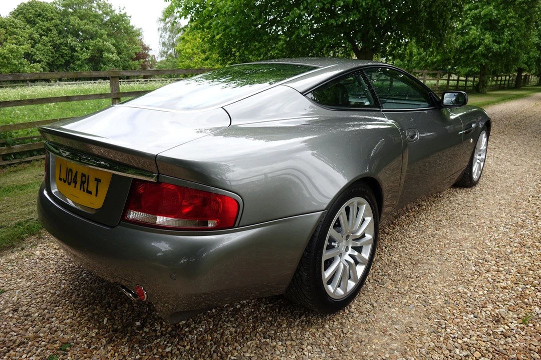 2004 Aston Martin Vanquish 1st Gen - Image 16 of 28