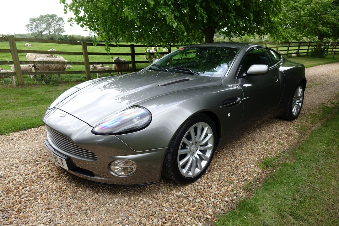 2004 Aston Martin Vanquish 1st Gen - Image 23 of 28