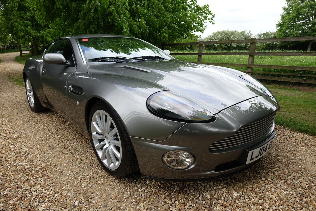 2004 Aston Martin Vanquish 1st Gen - Image 19 of 28