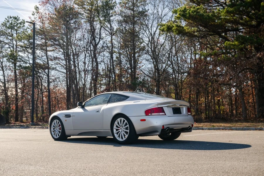 2004 Aston Martin Vanquish 1st Gen - Image 22 of 31