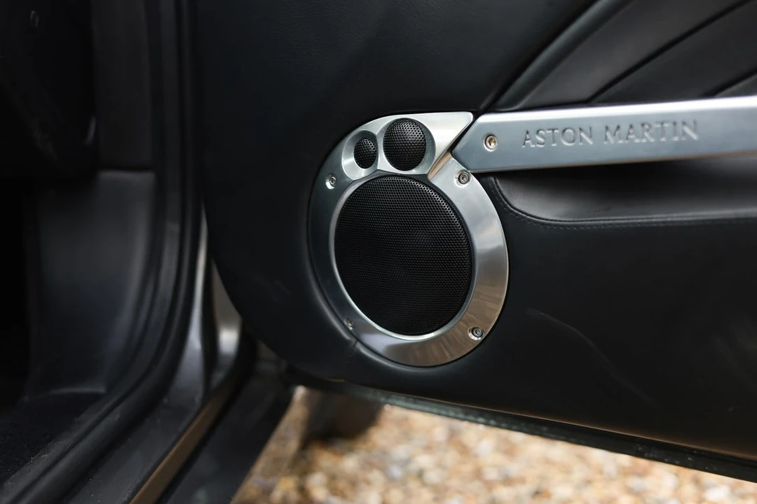 2004 Aston Martin Vanquish 1st Gen - Image 21 of 30
