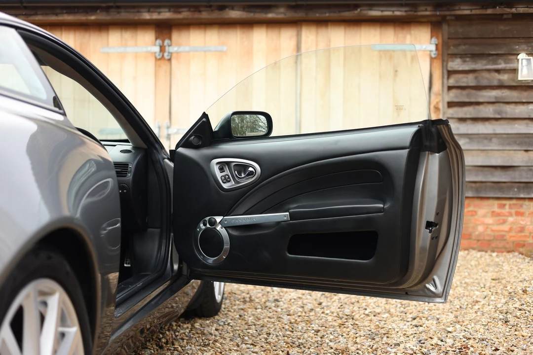 2004 Aston Martin Vanquish 1st Gen - Image 18 of 30
