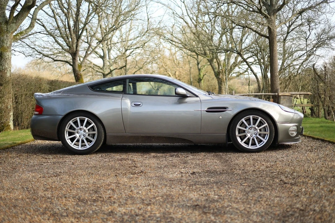 2004 Aston Martin Vanquish 1st Gen - Image 7 of 30