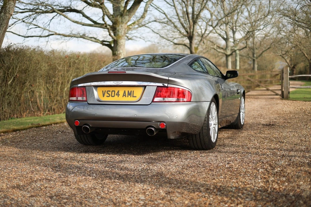 2004 Aston Martin Vanquish 1st Gen - Image 9 of 30