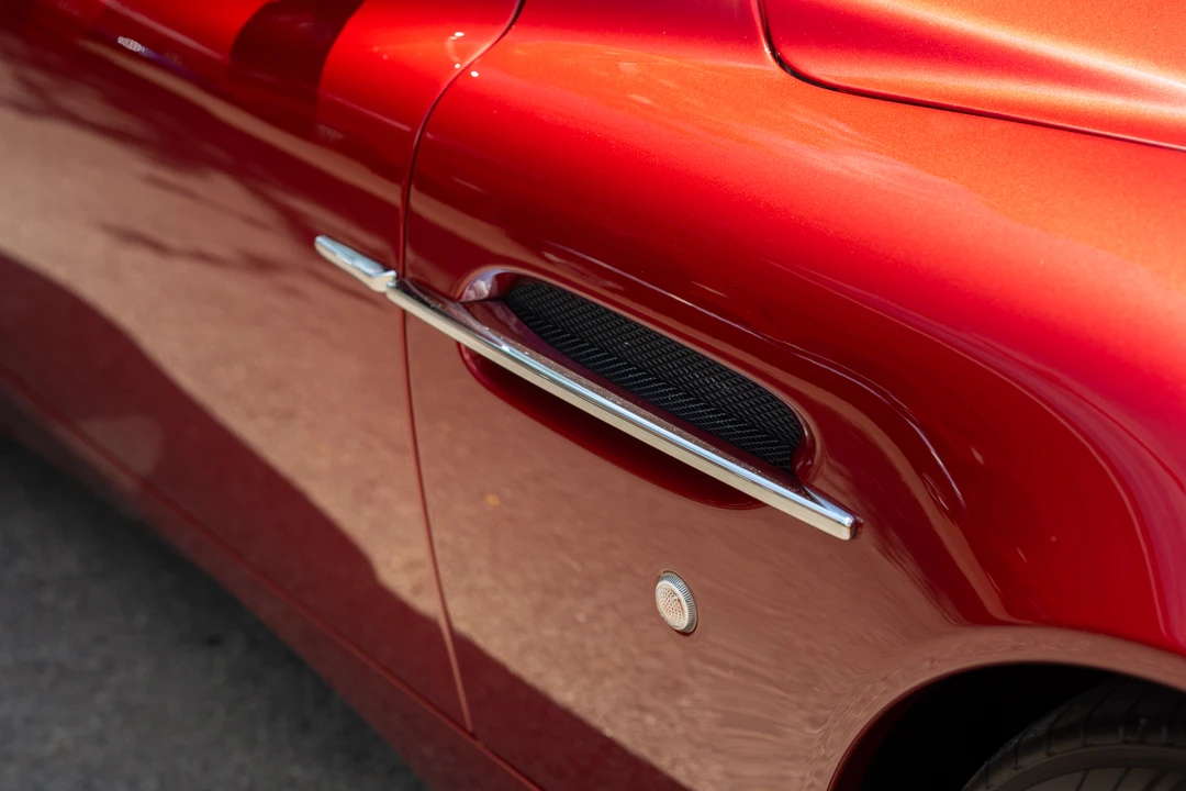 2004 Aston Martin Vanquish 1st Gen - Image 27 of 31
