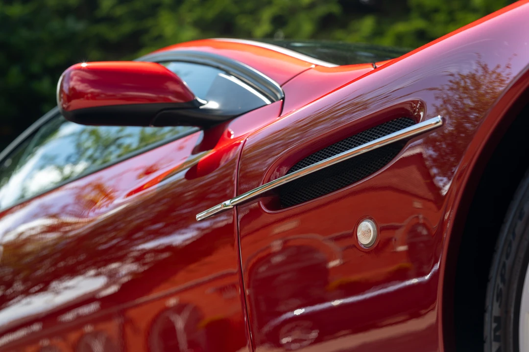 2004 Aston Martin Vanquish 1st Gen - Image 28 of 31