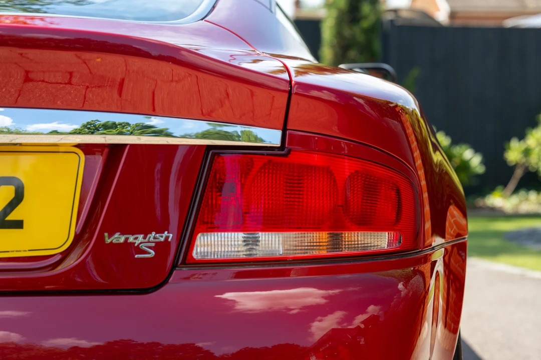 2004 Aston Martin Vanquish 1st Gen - Image 25 of 31