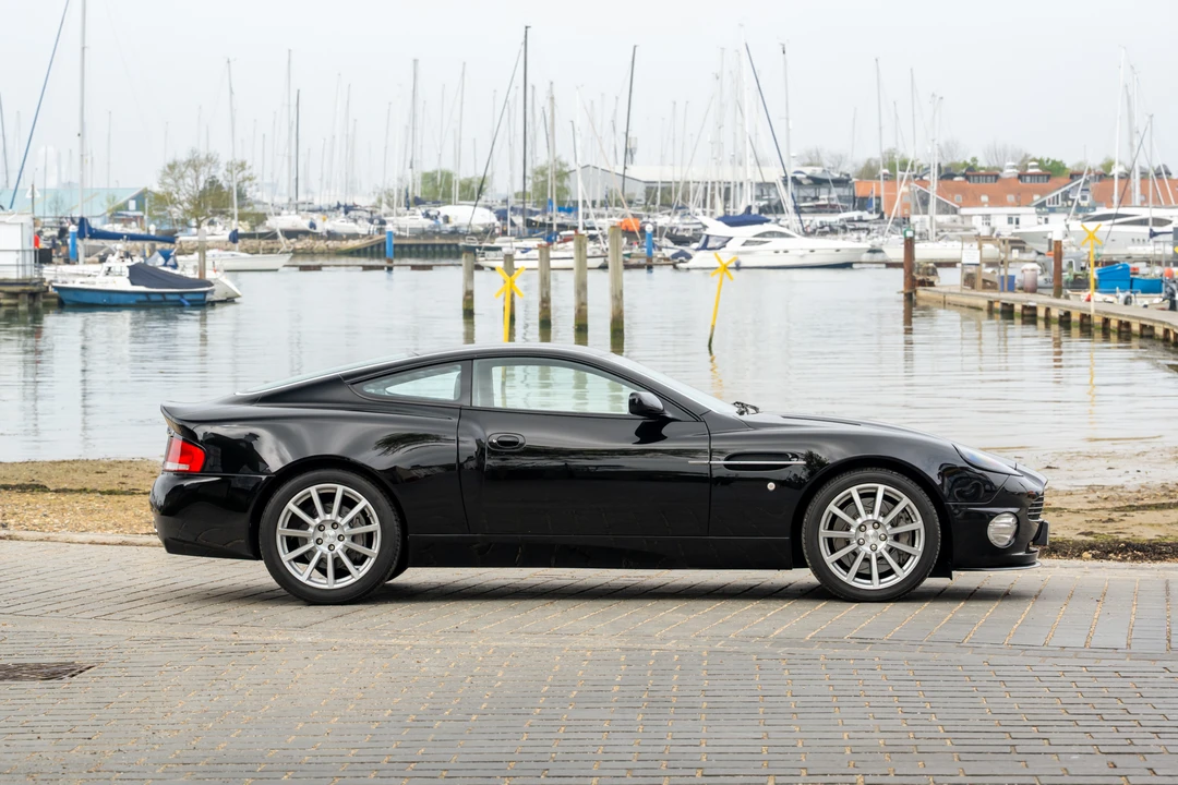 2004 Aston Martin Vanquish 1st Gen - Image 8 of 31