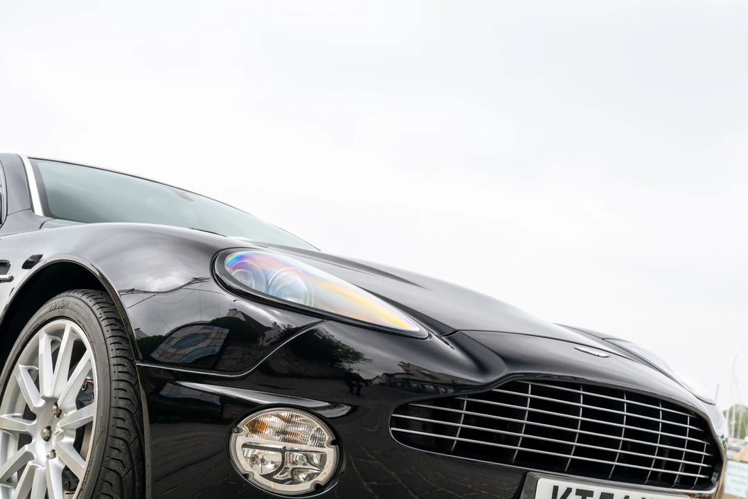 2004 Aston Martin Vanquish 1st Gen - Image 25 of 31