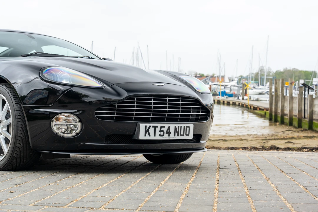 2004 Aston Martin Vanquish 1st Gen - Image 27 of 31