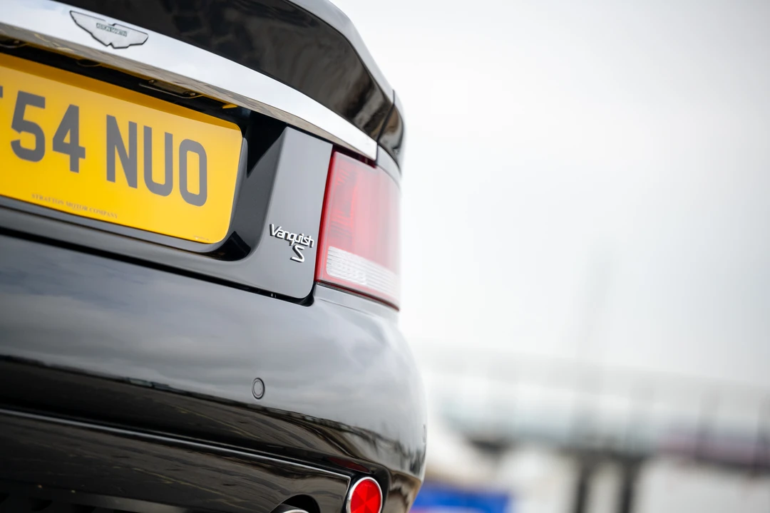 2004 Aston Martin Vanquish 1st Gen - Image 18 of 31