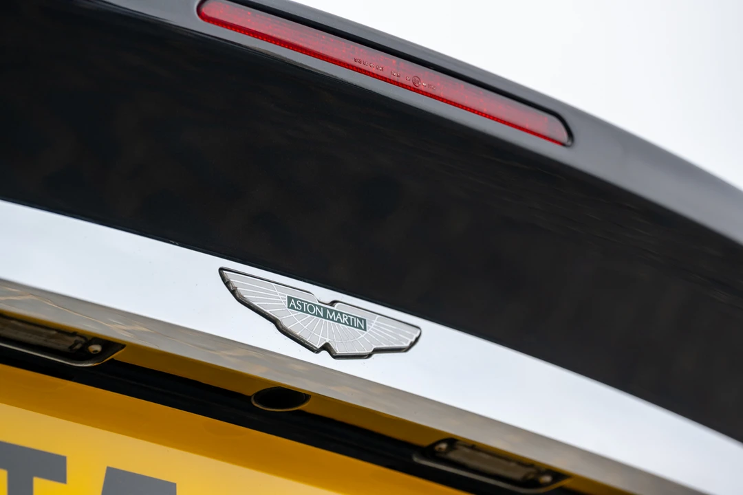2004 Aston Martin Vanquish 1st Gen - Image 22 of 31