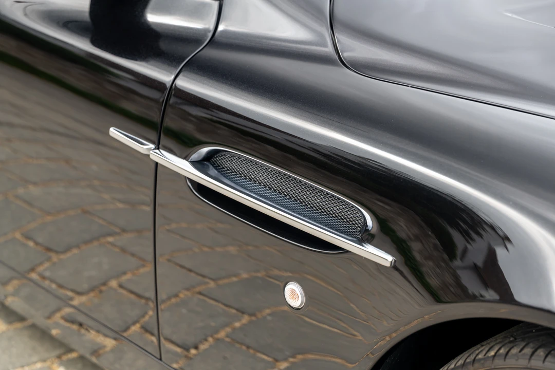 2004 Aston Martin Vanquish 1st Gen - Image 23 of 31
