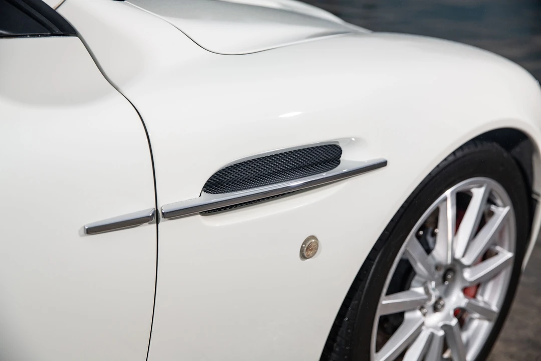 2004 Aston Martin Vanquish 1st Gen - Image 30 of 31