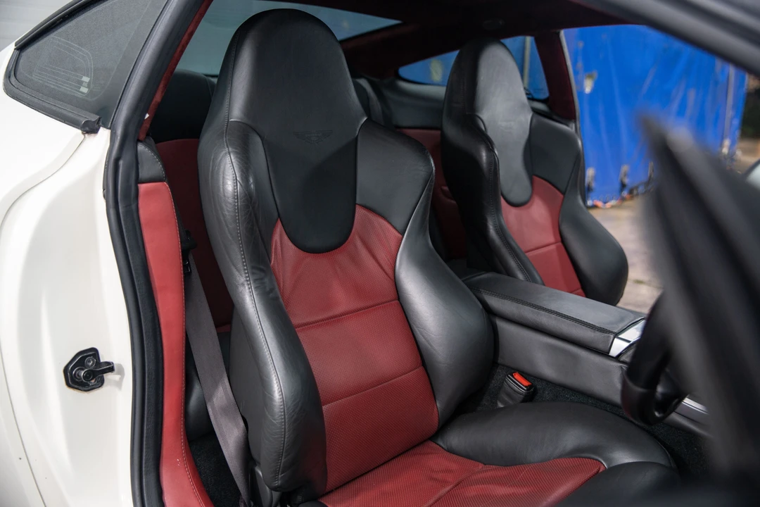2004 Aston Martin Vanquish 1st Gen - Image 28 of 31