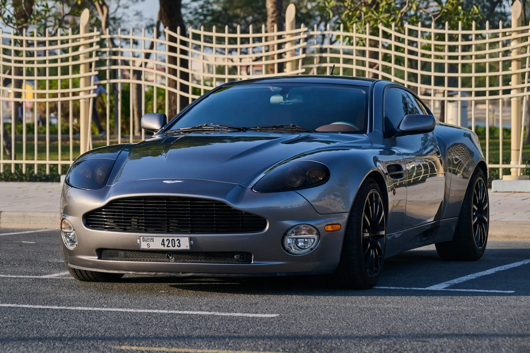 2004 Aston Martin Vanquish 1st Gen - Image 11 of 21