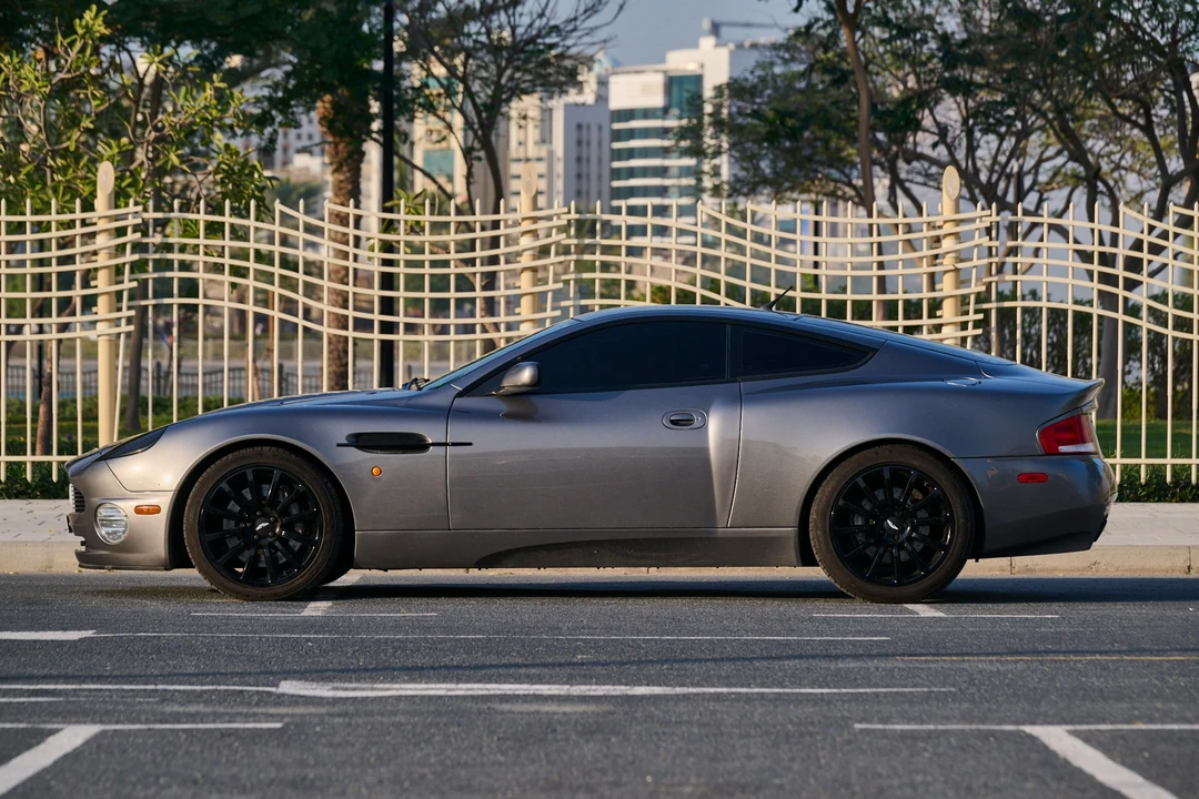 2004 Aston Martin Vanquish 1st Gen - Image 12 of 21
