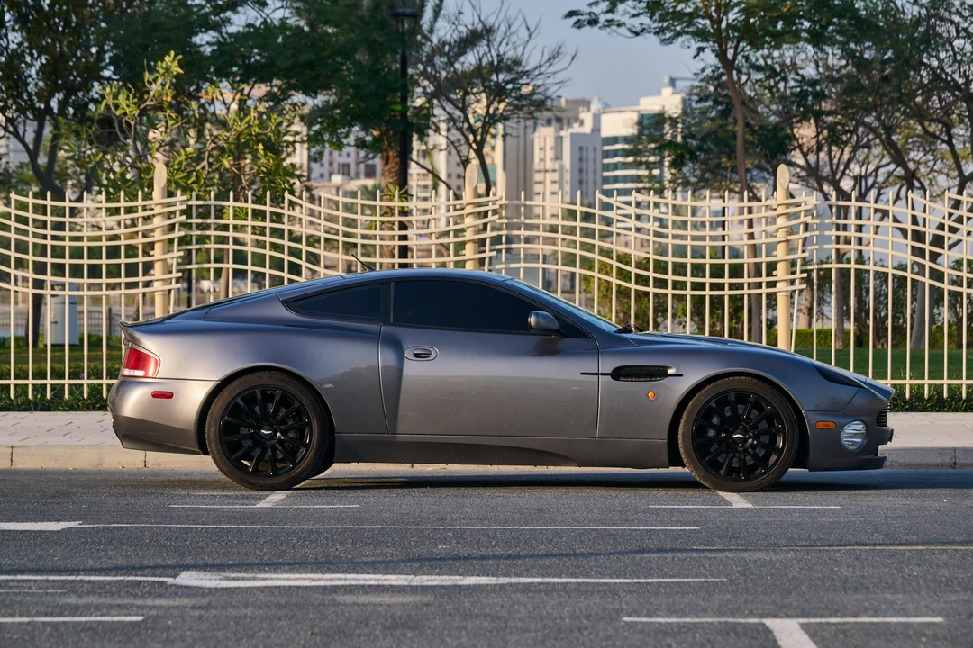 2004 Aston Martin Vanquish 1st Gen - Image 16 of 21
