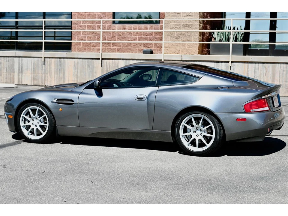 2004 Aston Martin Vanquish 1st Gen - Image 9 of 31