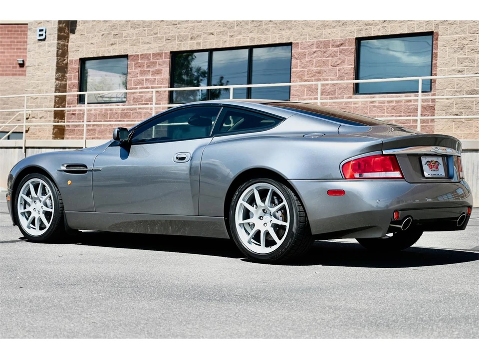 2004 Aston Martin Vanquish 1st Gen - Image 11 of 31
