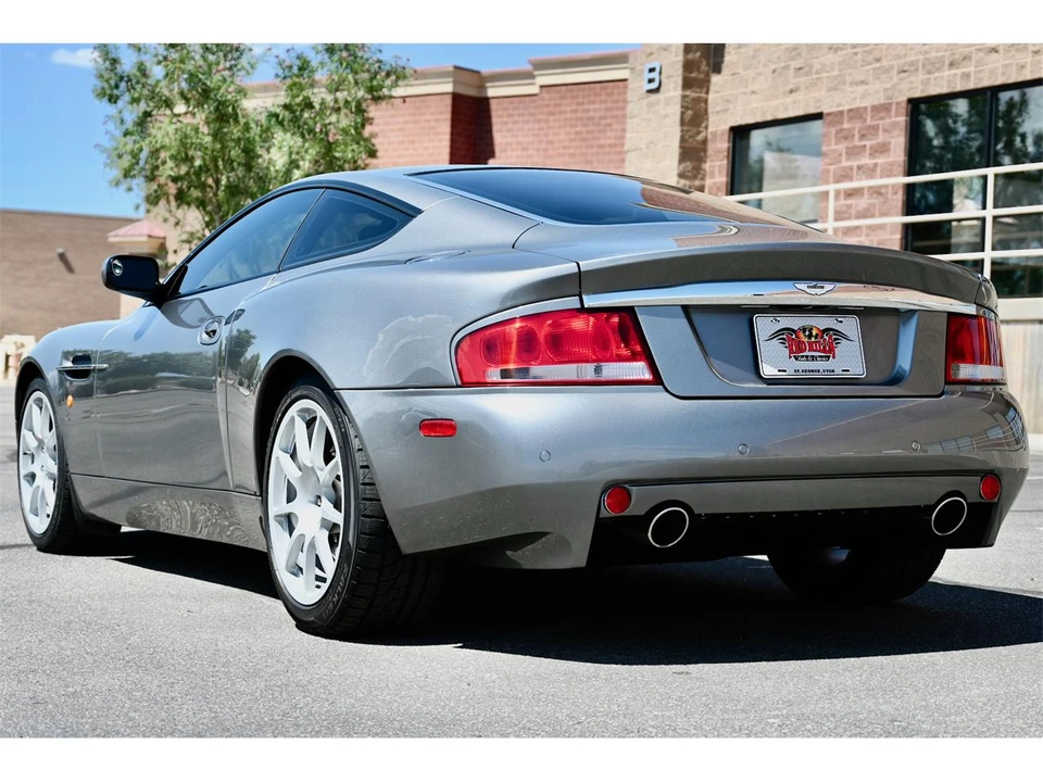 2004 Aston Martin Vanquish 1st Gen - Image 15 of 31