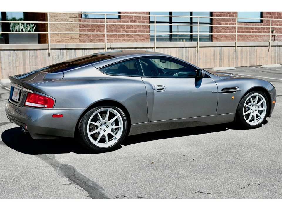 2004 Aston Martin Vanquish 1st Gen - Image 22 of 31