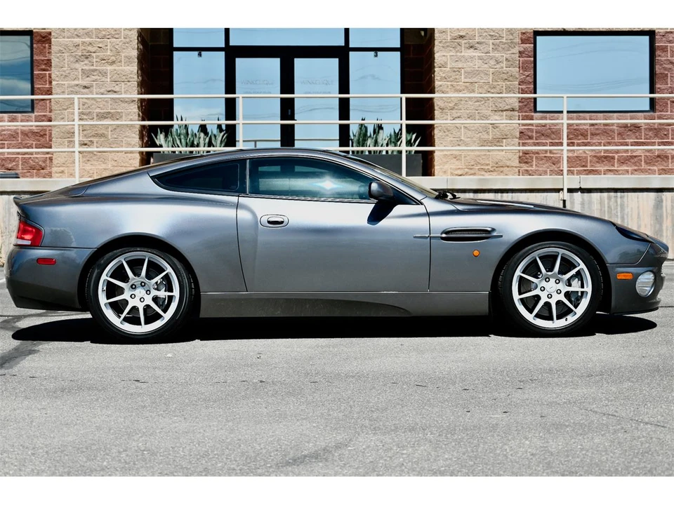 2004 Aston Martin Vanquish 1st Gen - Image 24 of 31