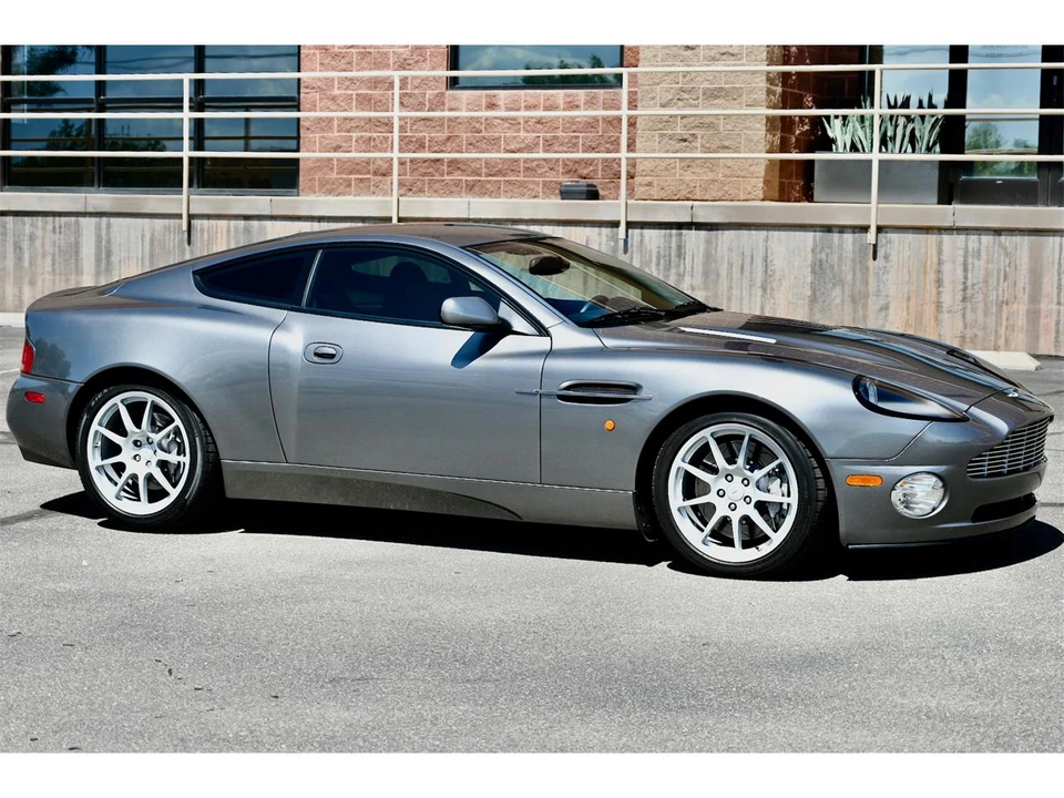 2004 Aston Martin Vanquish 1st Gen - Image 25 of 31