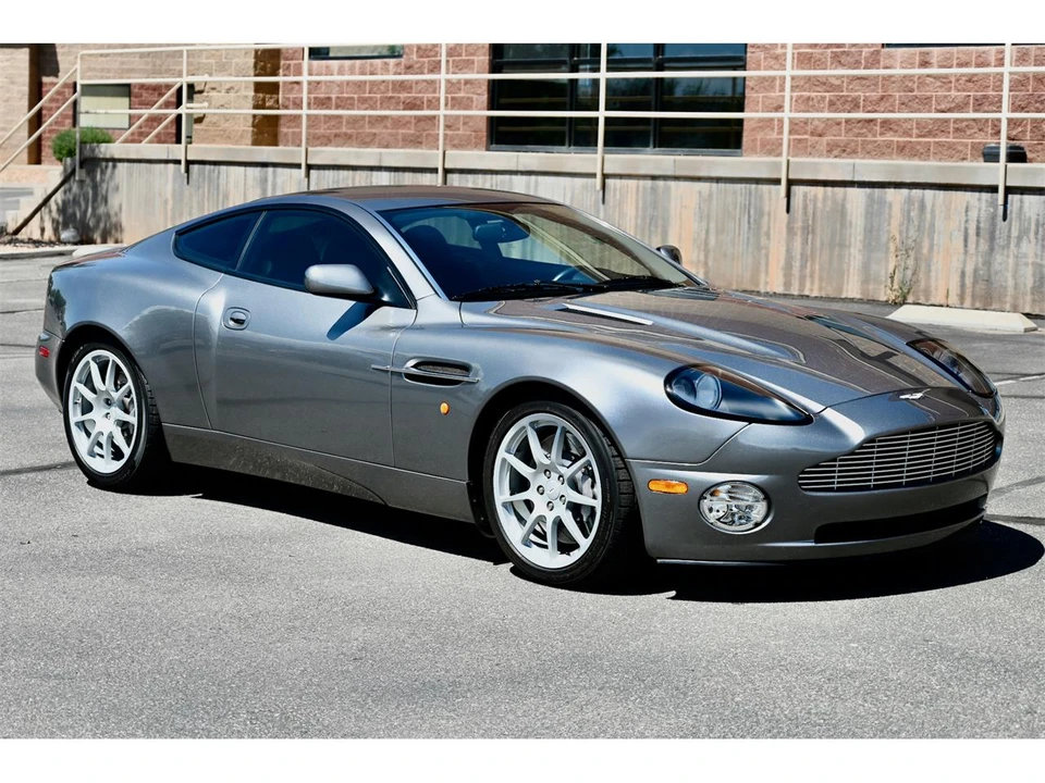 2004 Aston Martin Vanquish 1st Gen - Image 26 of 31