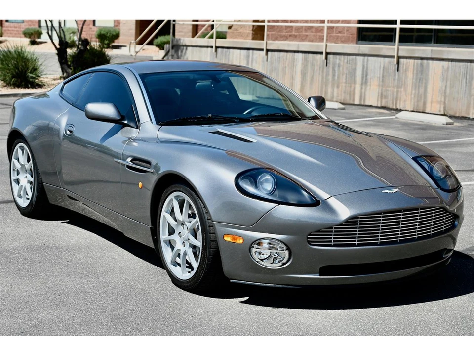 2004 Aston Martin Vanquish 1st Gen - Image 28 of 31