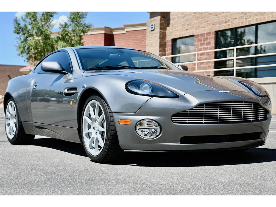 2004 Aston Martin Vanquish 1st Gen - Image 29 of 31