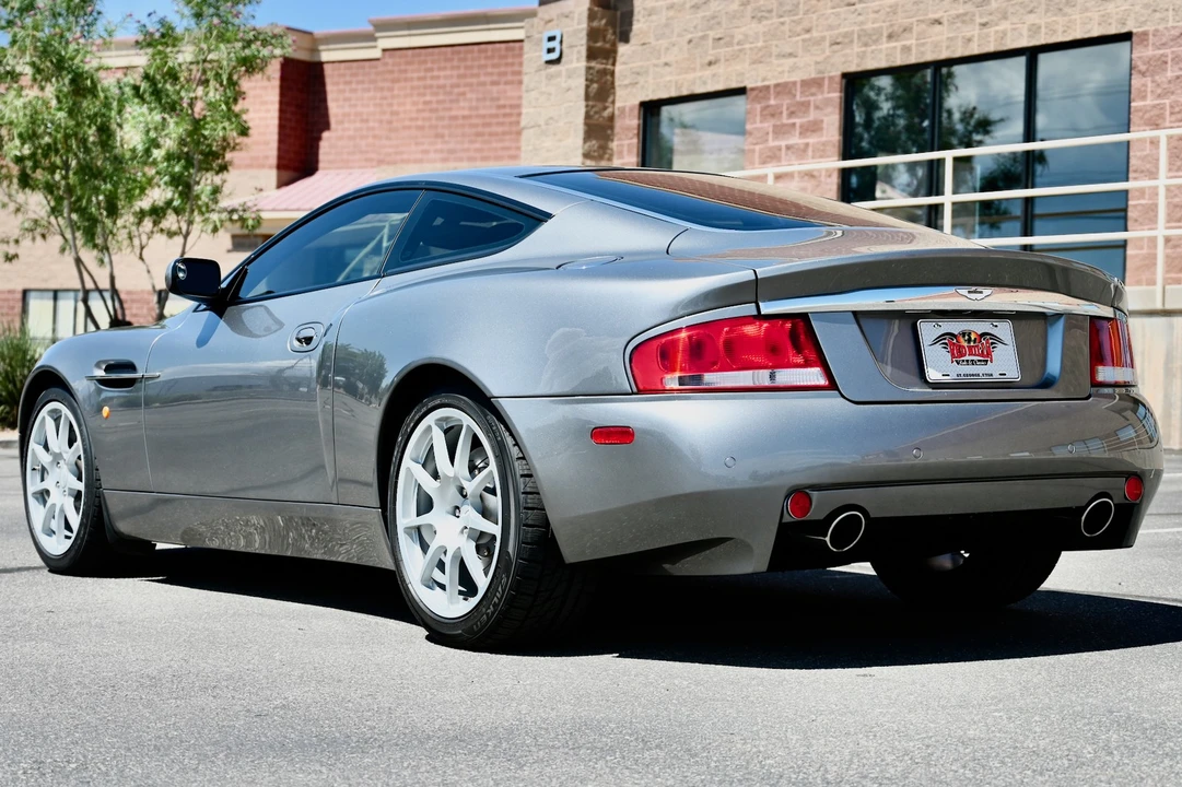 2004 Aston Martin Vanquish 1st Gen - Image 13 of 31