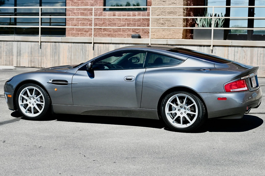 2004 Aston Martin Vanquish 1st Gen - Image 9 of 31