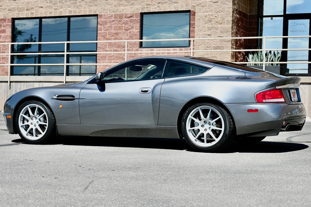 2004 Aston Martin Vanquish 1st Gen - Image 10 of 31
