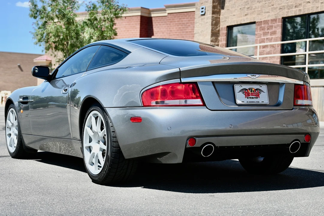 2004 Aston Martin Vanquish 1st Gen - Image 15 of 31