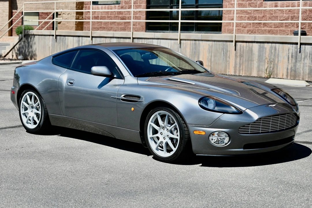 2004 Aston Martin Vanquish 1st Gen - Image 27 of 31