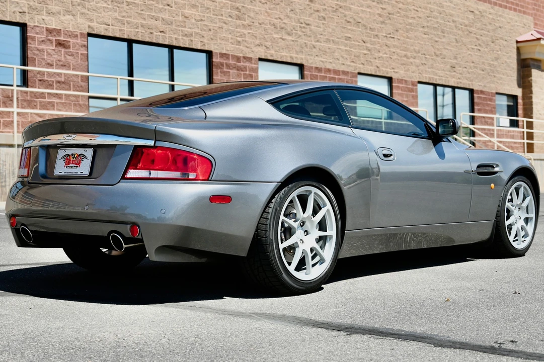 2004 Aston Martin Vanquish 1st Gen - Image 21 of 31