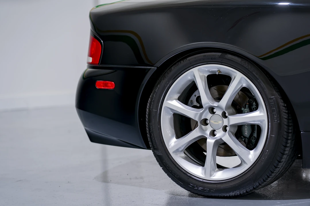 2004 Aston Martin Vanquish 1st Gen - Image 19 of 31
