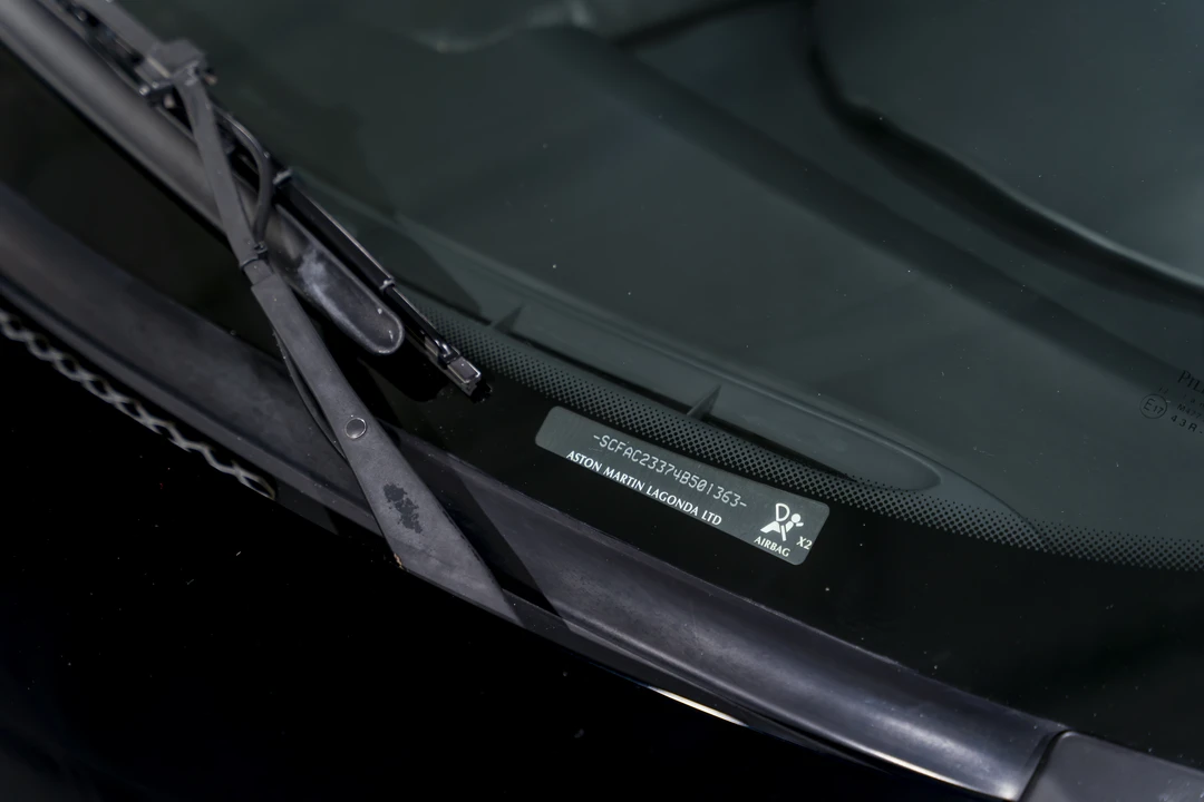 2004 Aston Martin Vanquish 1st Gen - Image 23 of 31
