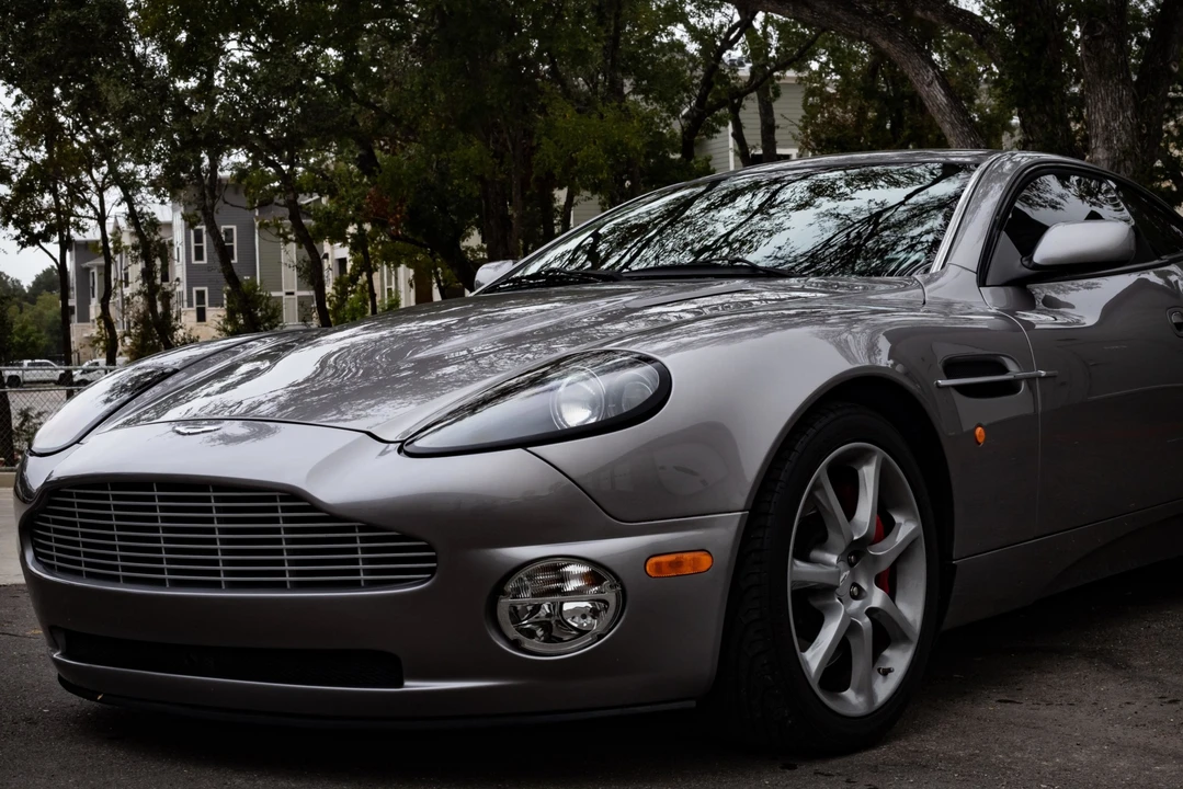 2004 Aston Martin Vanquish 1st Gen - Image 4 of 31