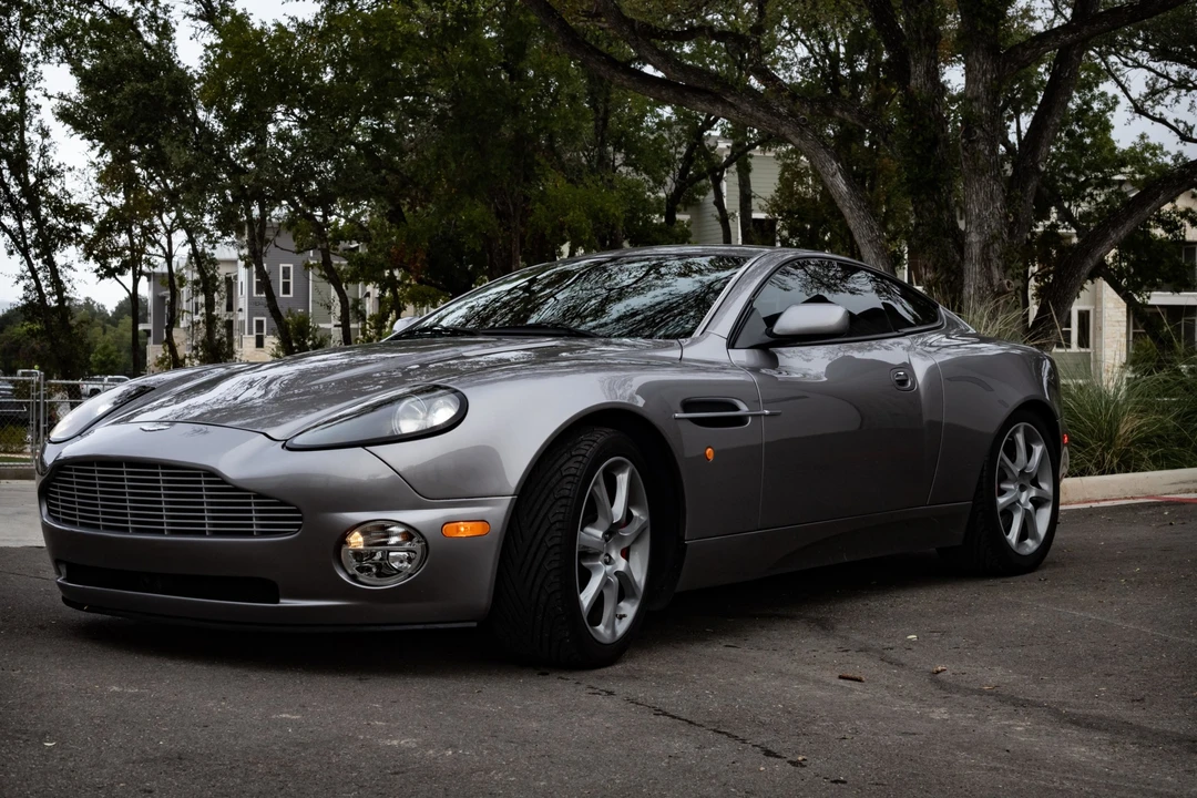 2004 Aston Martin Vanquish 1st Gen - Image 8 of 31