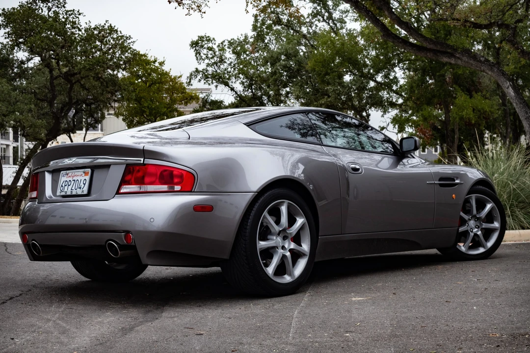 2004 Aston Martin Vanquish 1st Gen - Image 16 of 31